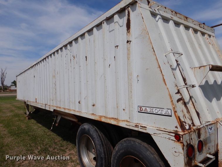 image for item LS9188 1991 Dakota E4200IIGL  grain trailer
