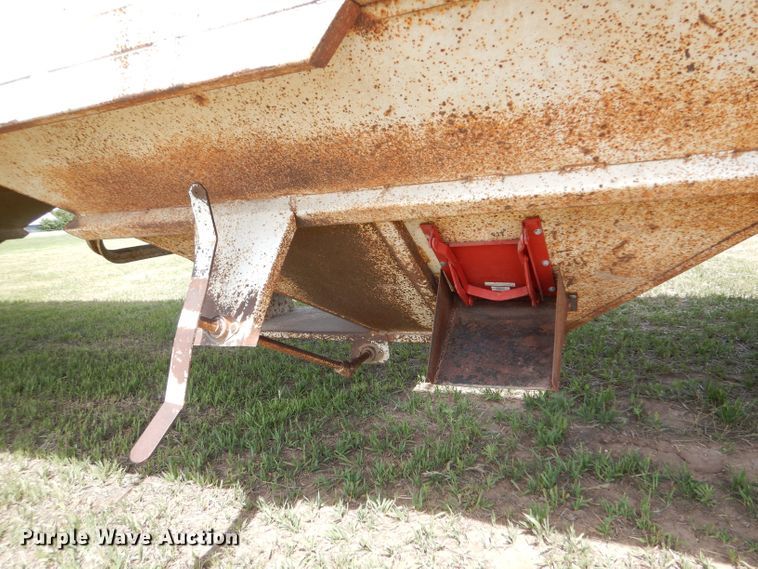 image for item LS9188 1991 Dakota E4200IIGL  grain trailer