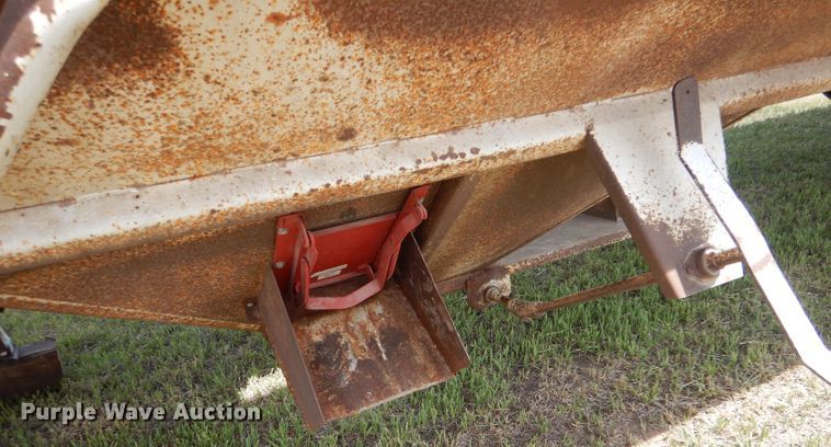 image for item LS9188 1991 Dakota E4200IIGL  grain trailer