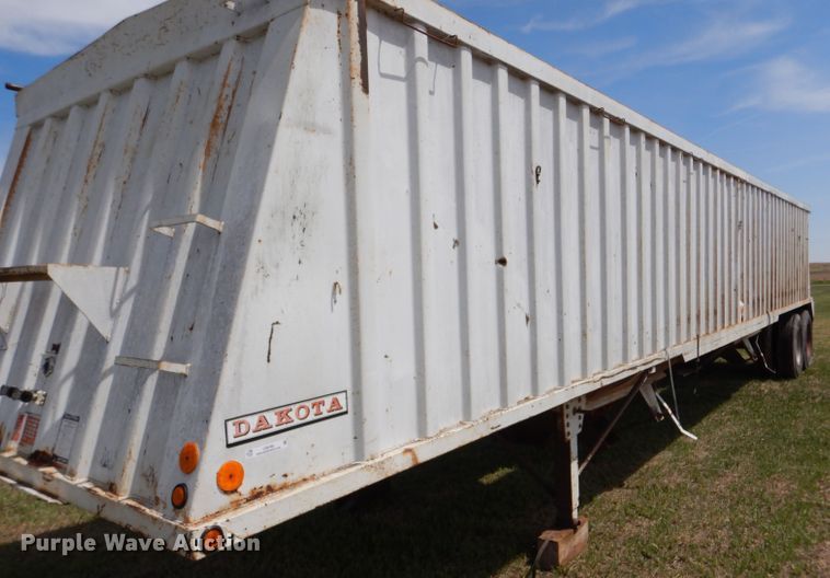 image for item LS9188 1991 Dakota E4200IIGL  grain trailer