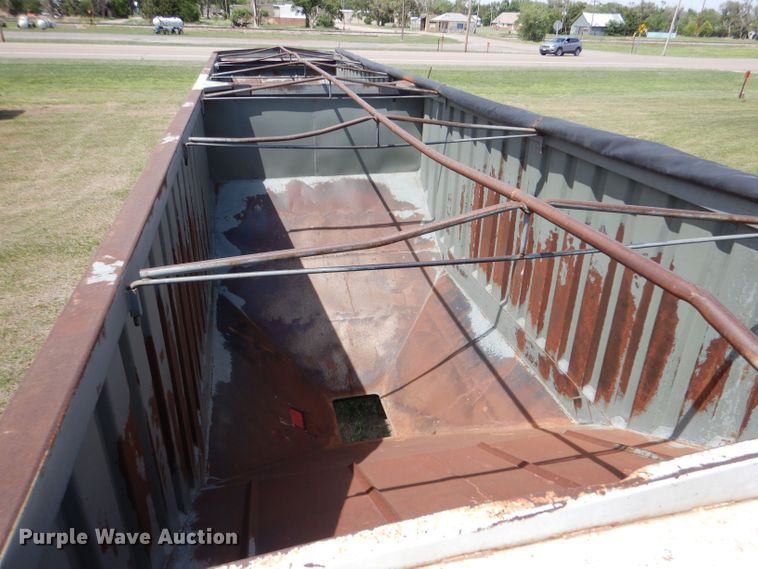 image for item LS9188 1991 Dakota E4200IIGL  grain trailer