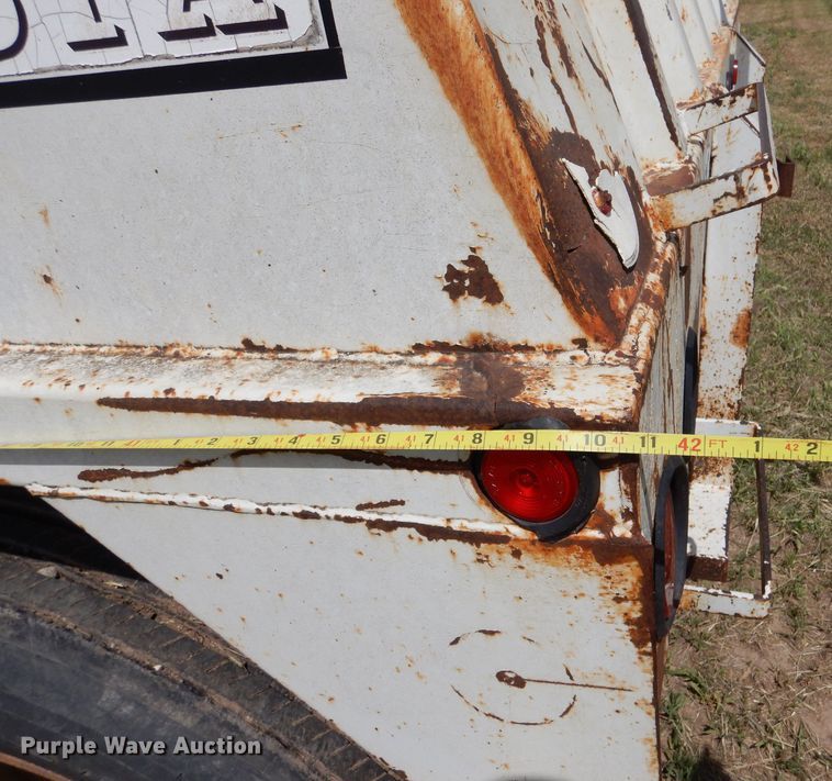 image for item LS9188 1991 Dakota E4200IIGL  grain trailer