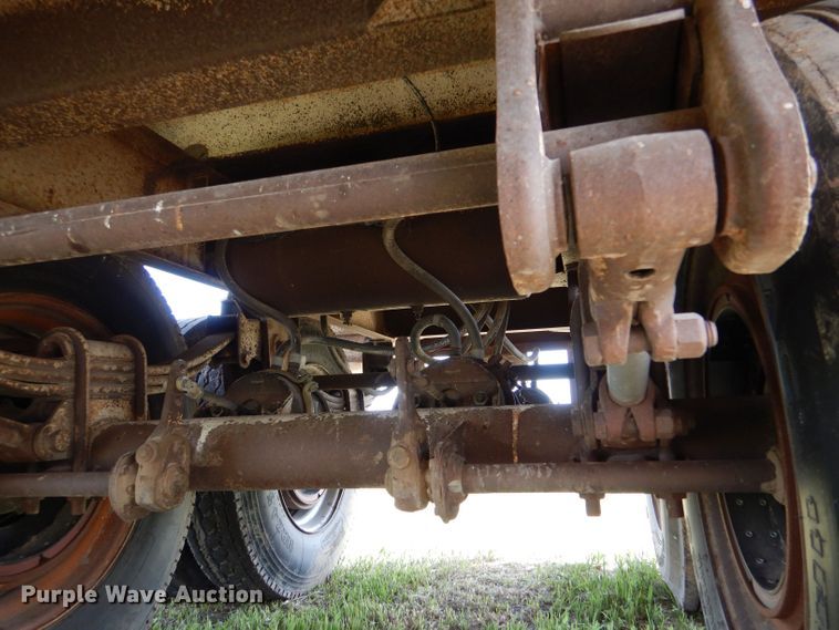 image for item LS9188 1991 Dakota E4200IIGL  grain trailer