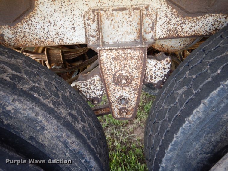 image for item LS9188 1991 Dakota E4200IIGL  grain trailer