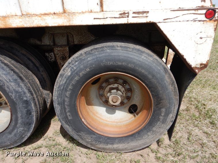 image for item LS9188 1991 Dakota E4200IIGL  grain trailer