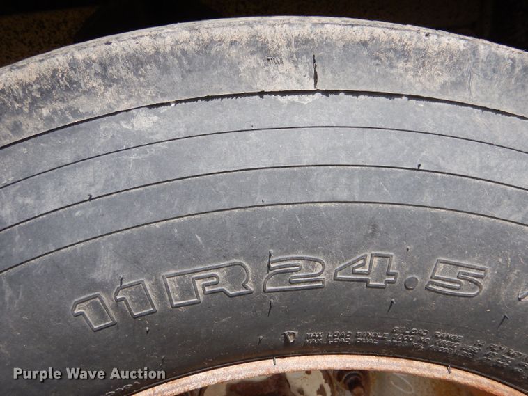 image for item LS9188 1991 Dakota E4200IIGL  grain trailer