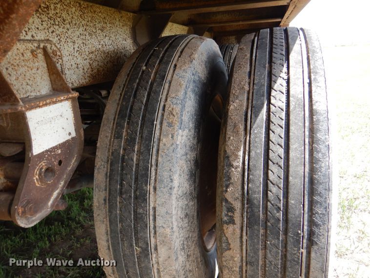 image for item LS9188 1991 Dakota E4200IIGL  grain trailer