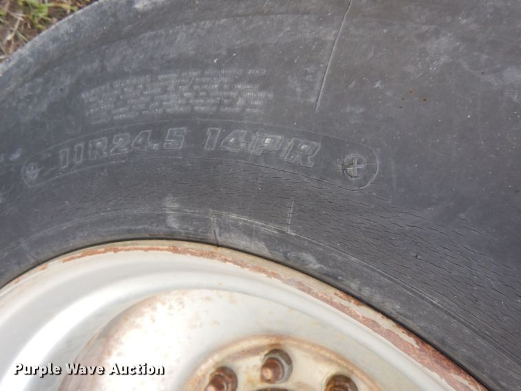 image for item LS9188 1991 Dakota E4200IIGL  grain trailer