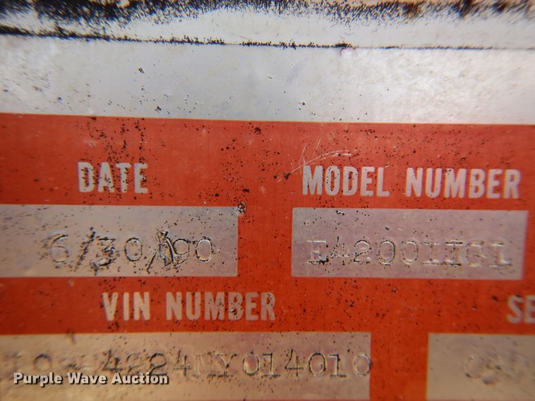 image for item LS9188 1991 Dakota E4200IIGL  grain trailer