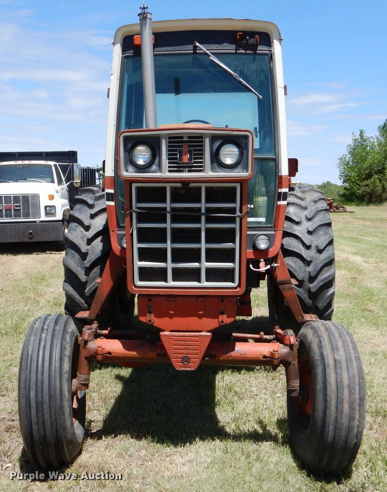 image for item LS9192 1978 International F1086  tractor