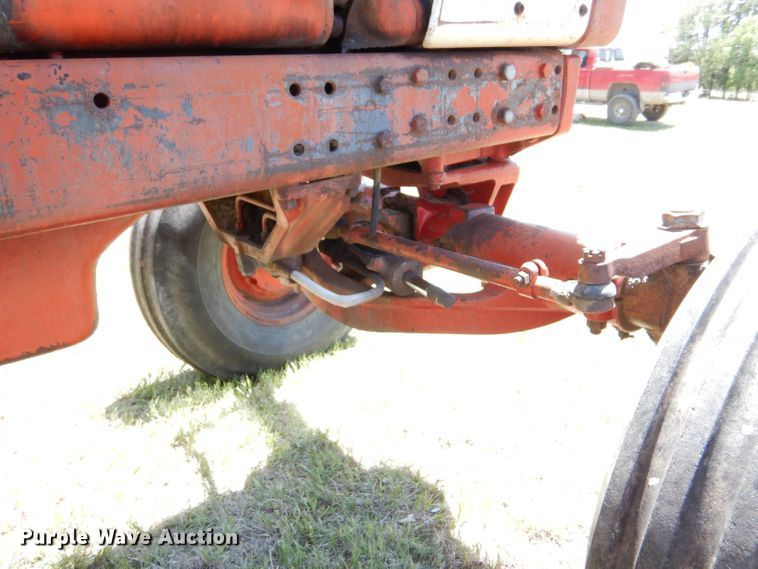 image for item LS9192 1978 International F1086  tractor