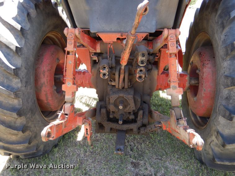 image for item LS9192 1978 International F1086  tractor