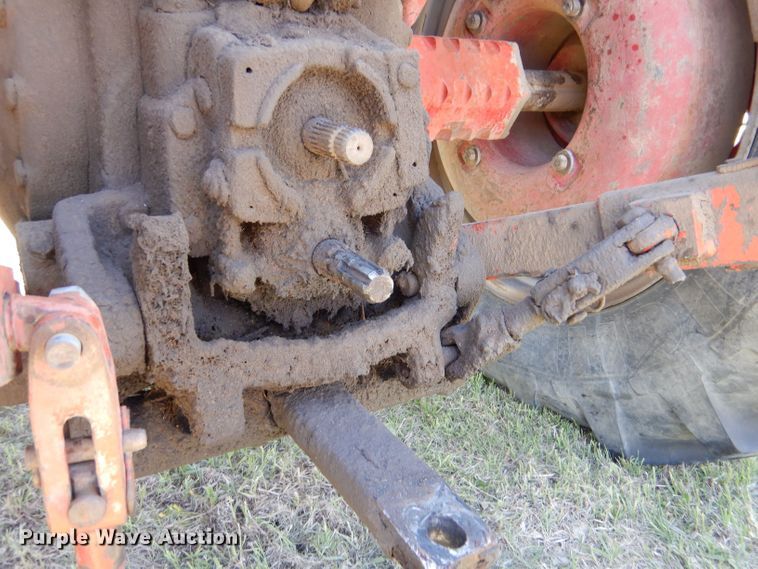 image for item LS9192 1978 International F1086  tractor