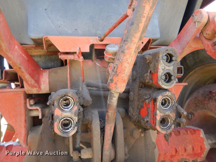 image for item LS9192 1978 International F1086  tractor