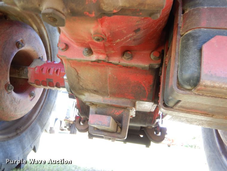 image for item LS9192 1978 International F1086  tractor