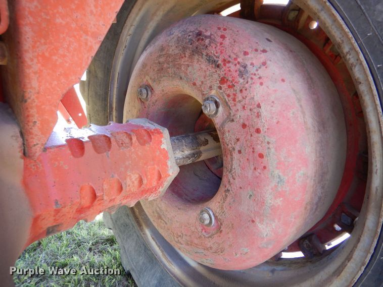 image for item LS9192 1978 International F1086  tractor