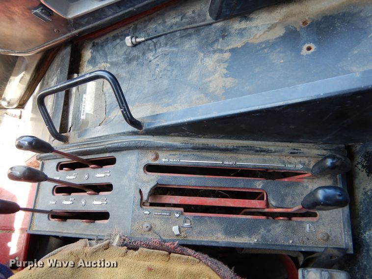 image for item LS9192 1978 International F1086  tractor