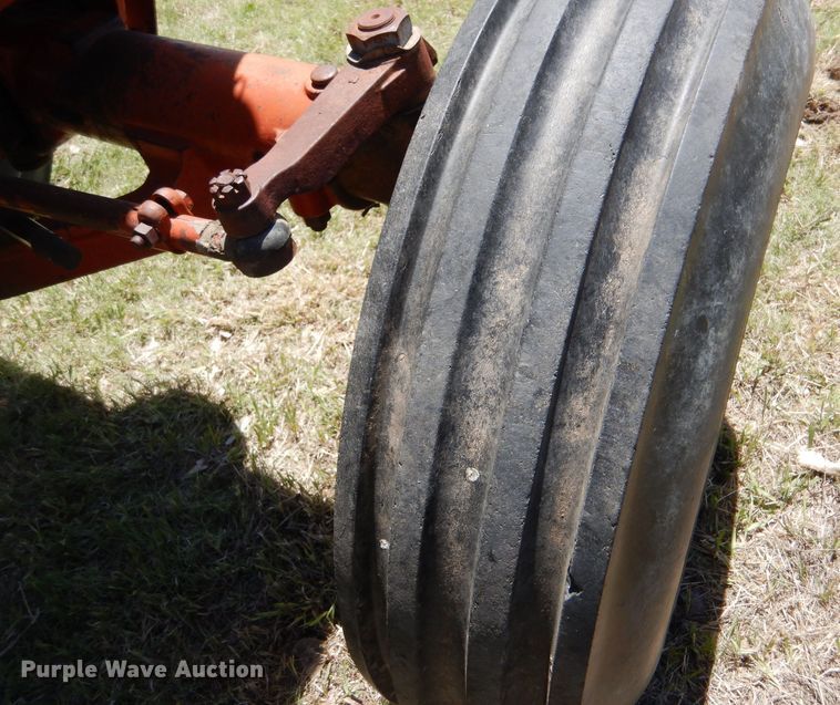 image for item LS9192 1978 International F1086  tractor