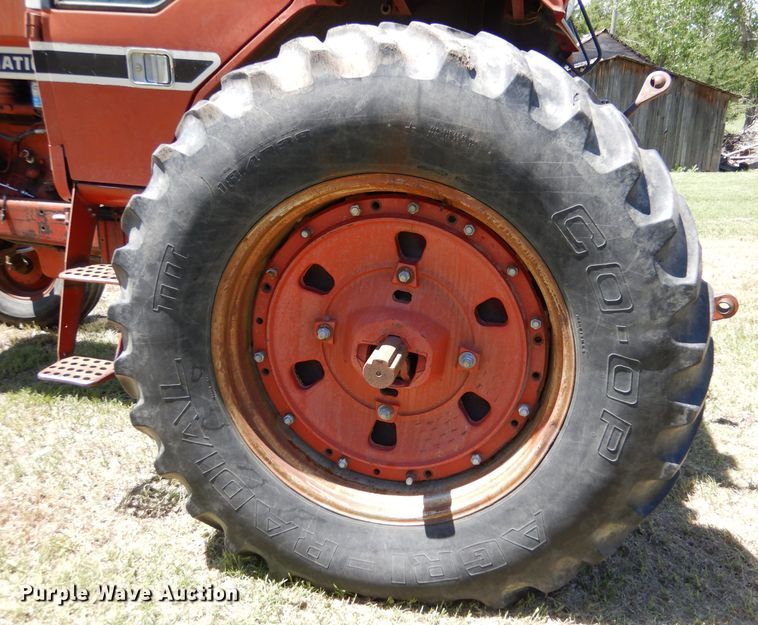 image for item LS9192 1978 International F1086  tractor