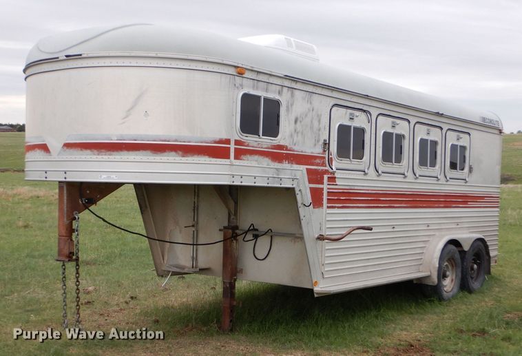 image for item LS9205 1988 Featherlite  horse trailer