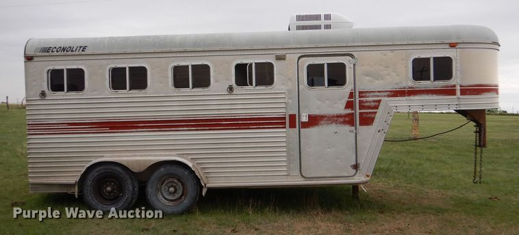 image for item LS9205 1988 Featherlite  horse trailer