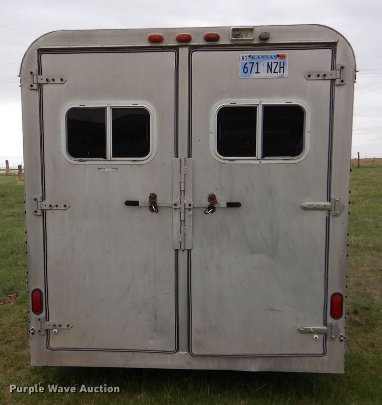 image for item LS9205 1988 Featherlite  horse trailer