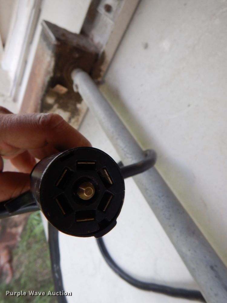 image for item LS9205 1988 Featherlite  horse trailer