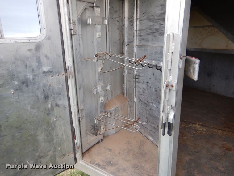 image for item LS9205 1988 Featherlite  horse trailer