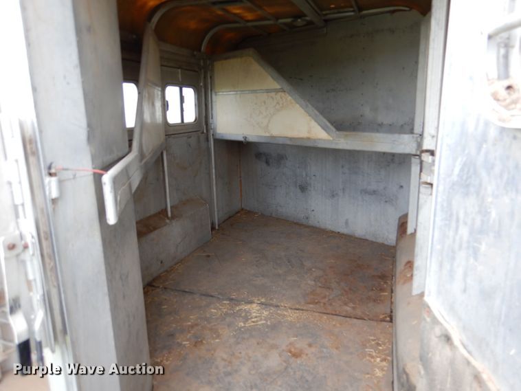 image for item LS9205 1988 Featherlite  horse trailer