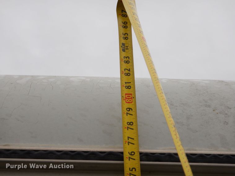 image for item LS9205 1988 Featherlite  horse trailer