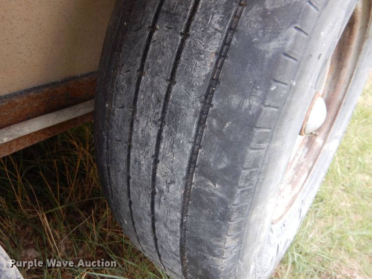 image for item LS9205 1988 Featherlite  horse trailer