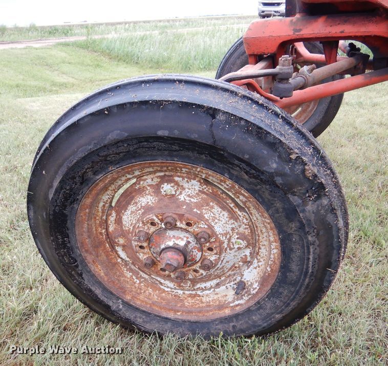 image for item LS9208 Ford 971  tractor