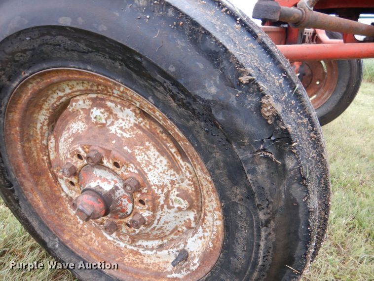 image for item LS9208 Ford 971  tractor