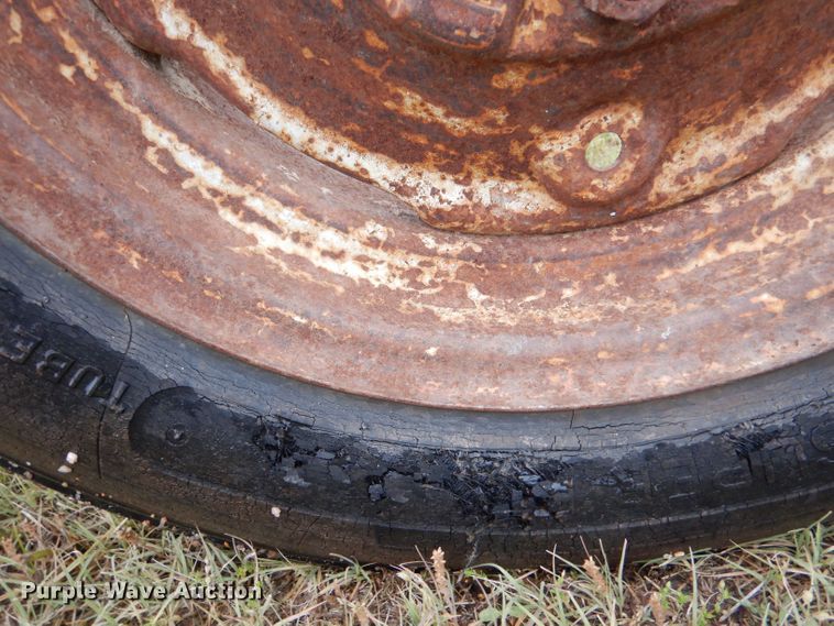 image for item LS9208 Ford 971  tractor