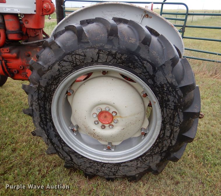 image for item LS9208 Ford 971  tractor