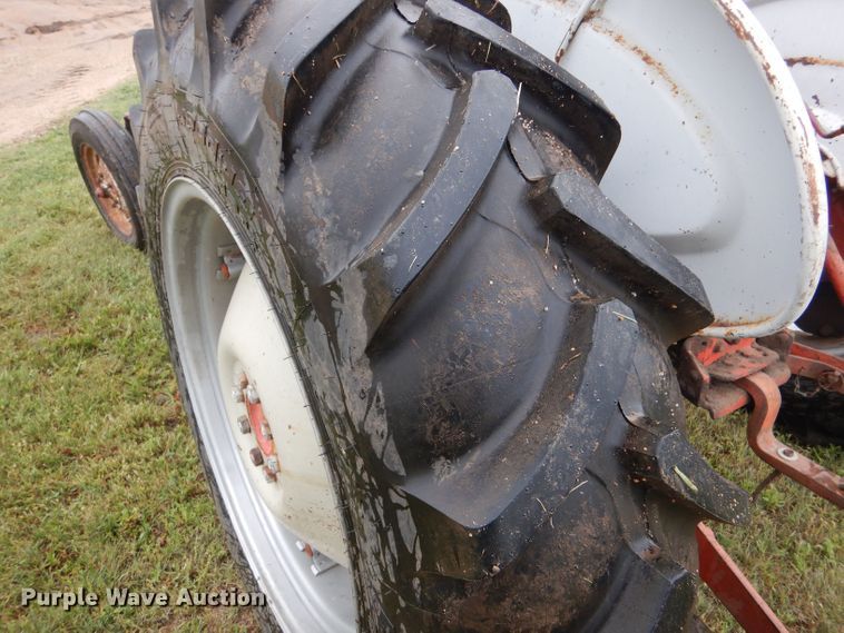 image for item LS9208 Ford 971  tractor