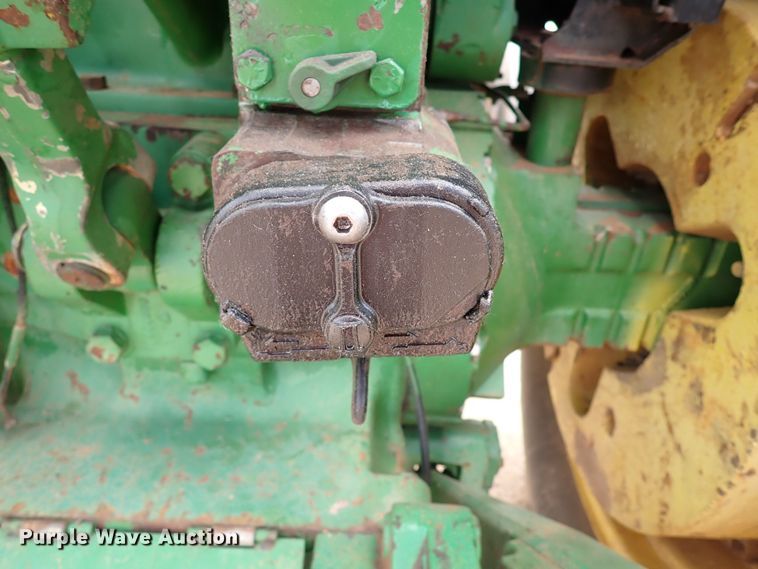 image for item MF9508 1983 John Deere 4650  tractor