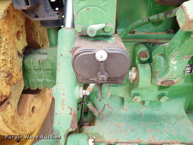 image for item MF9508 1983 John Deere 4650  tractor
