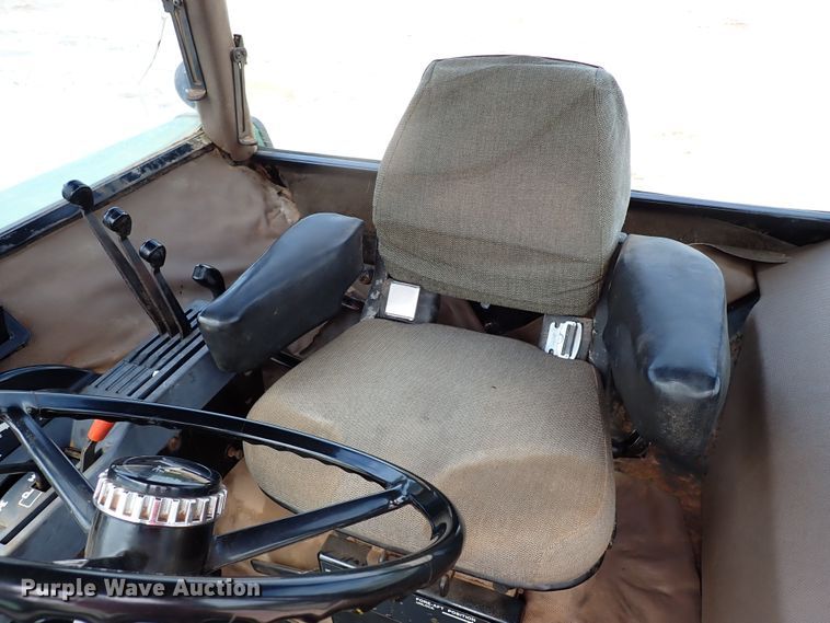 image for item MF9508 1983 John Deere 4650  tractor