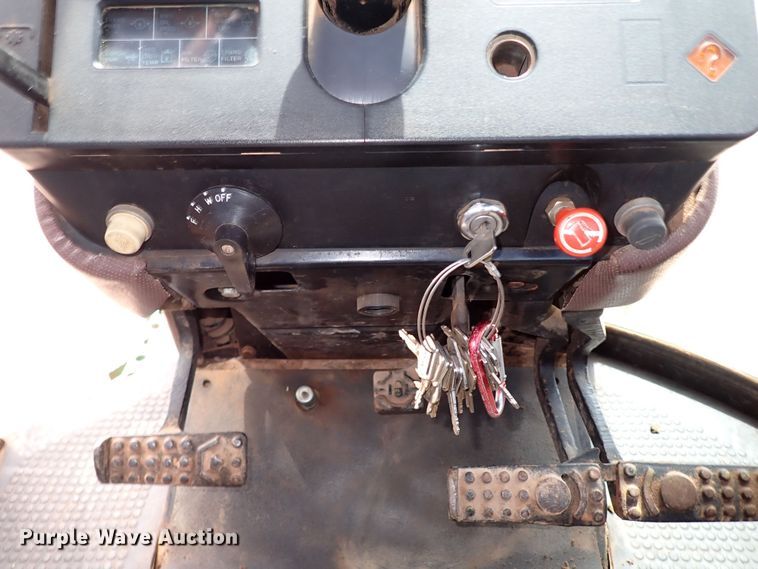 image for item MF9508 1983 John Deere 4650  tractor