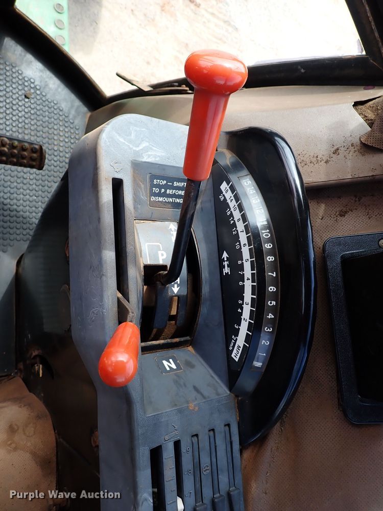 image for item MF9508 1983 John Deere 4650  tractor