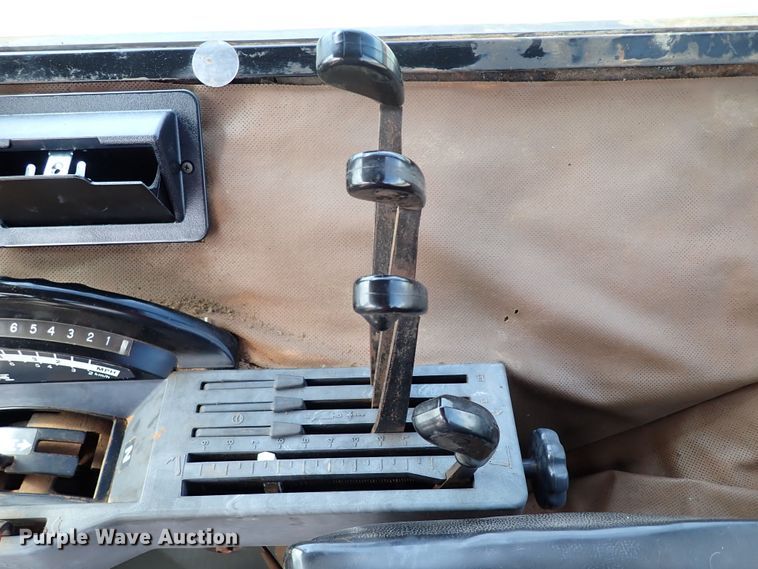 image for item MF9508 1983 John Deere 4650  tractor