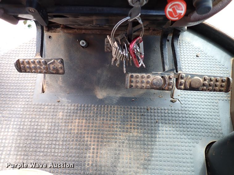 image for item MF9508 1983 John Deere 4650  tractor