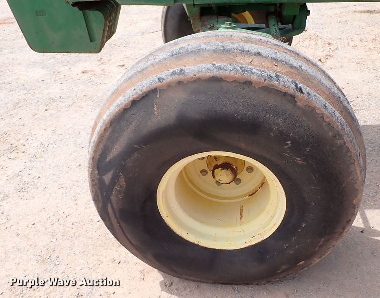 image for item MF9508 1983 John Deere 4650  tractor