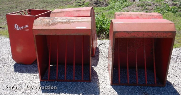 image for item MU9611 (5) Apache HHR3 feeders