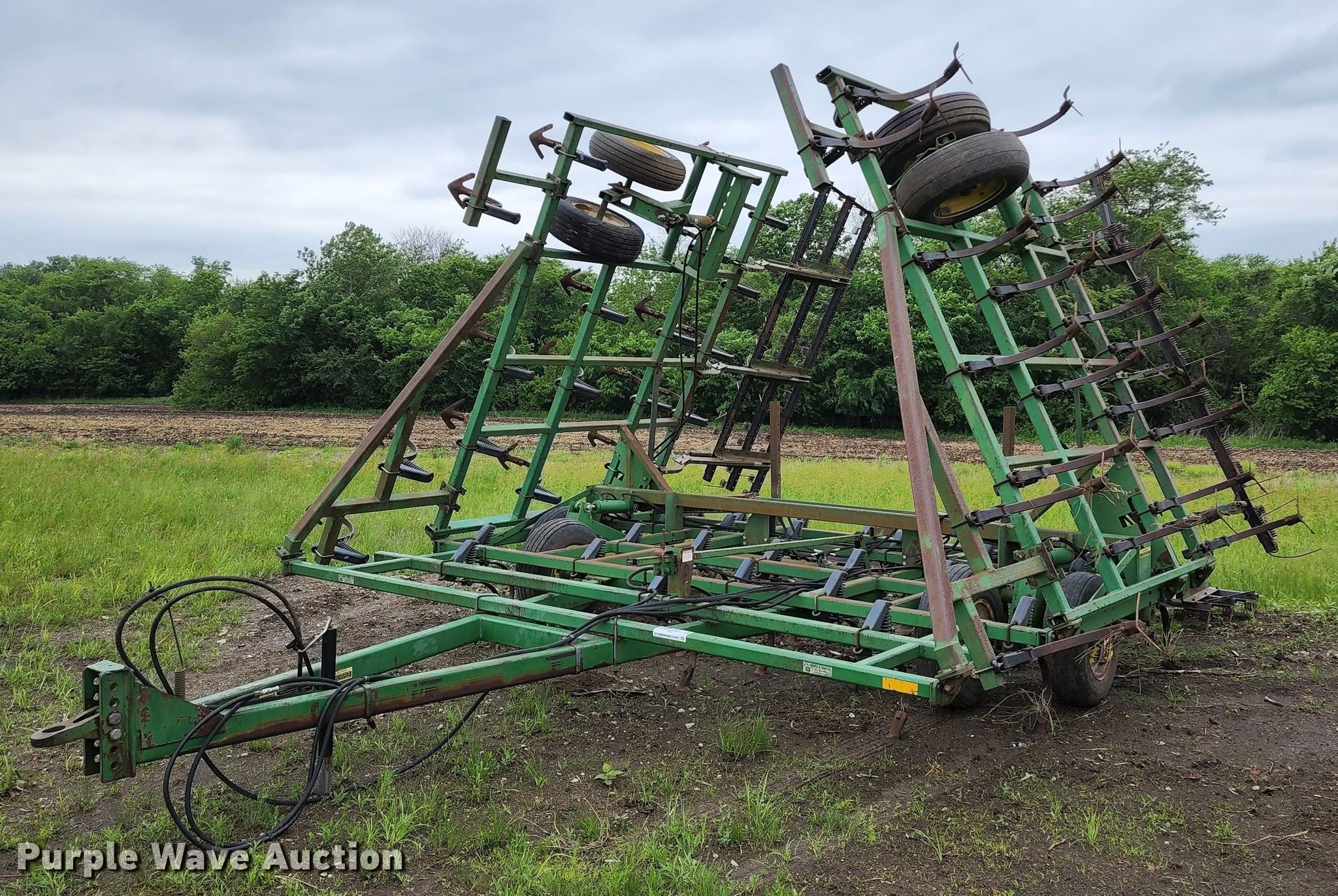 John Deere 960 field cultivator in Centerview, MO Item DL6495 sold Purple Wave