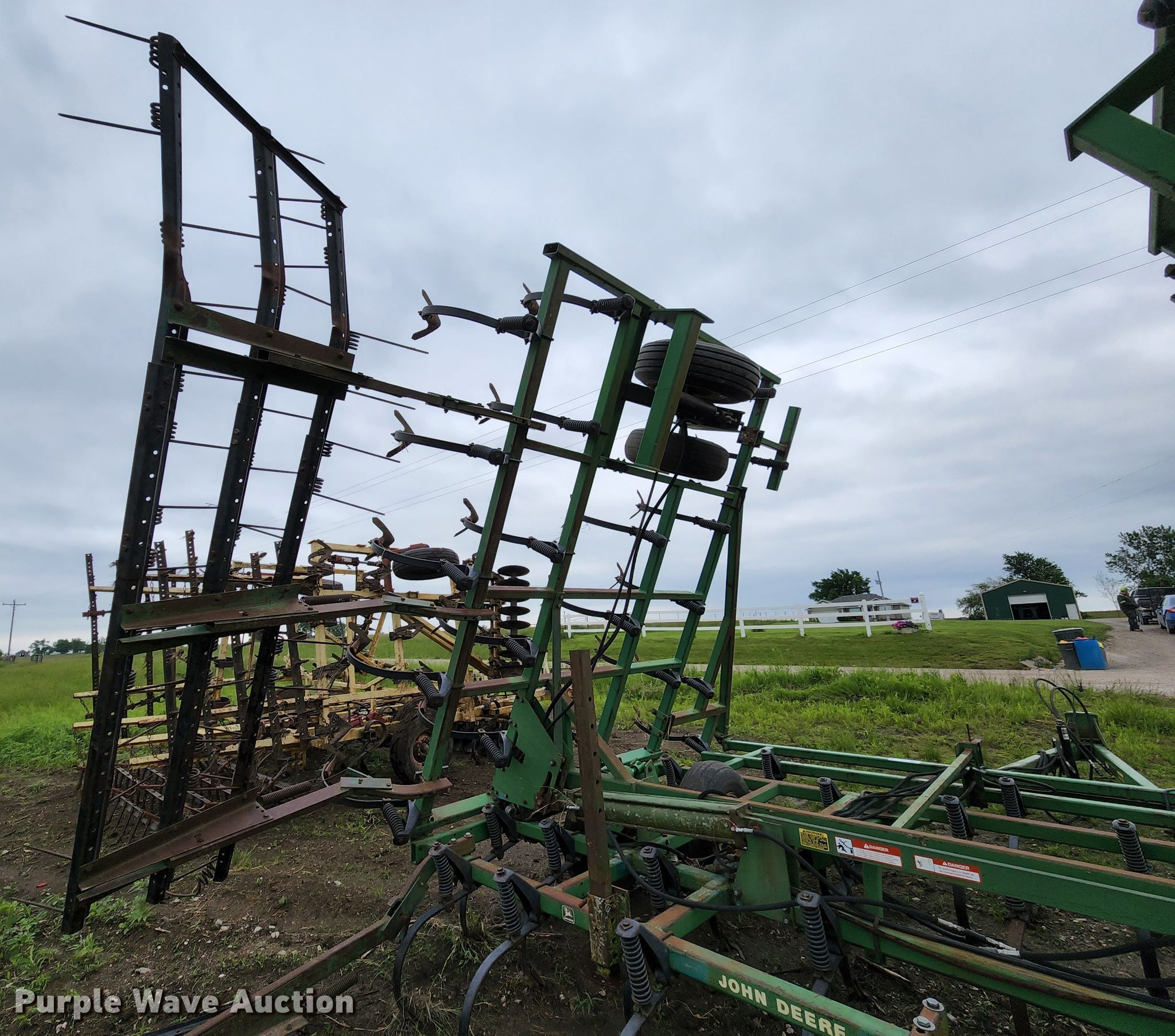 John Deere 960 field cultivator in Centerview, MO Item DL6495 sold Purple Wave