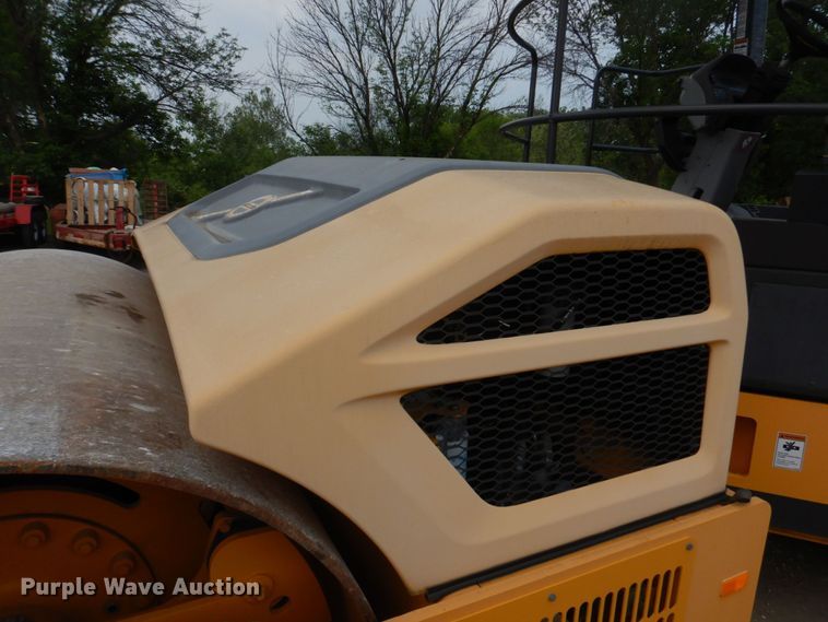 image for item DM7338 2016 Volvo DD120B  double drum vibratory roller