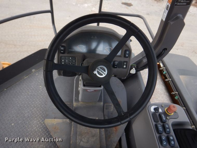 image for item DM7338 2016 Volvo DD120B  double drum vibratory roller