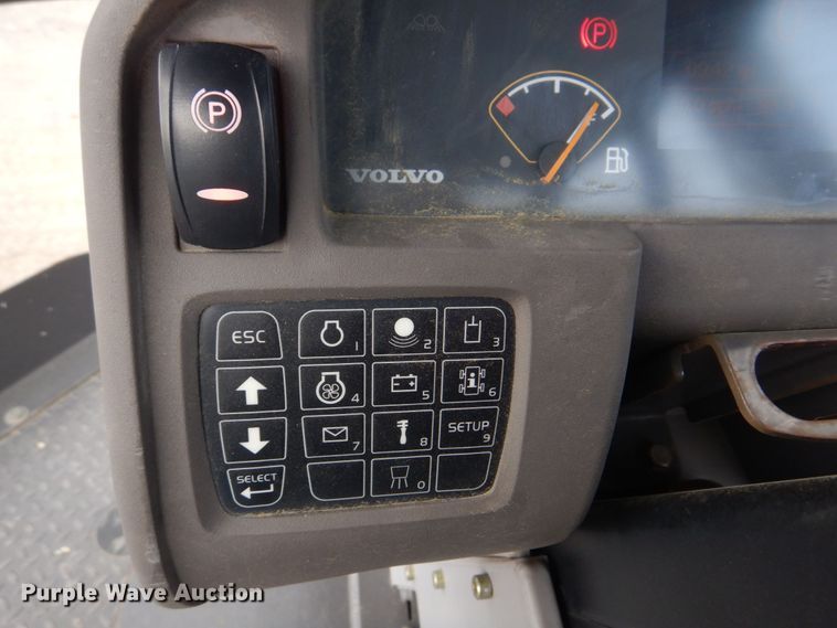 image for item DM7338 2016 Volvo DD120B  double drum vibratory roller